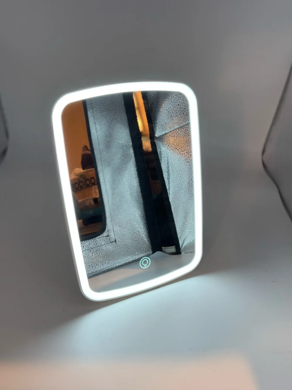 NEZZOE LED LIGHTED MAKEUP MIRROR